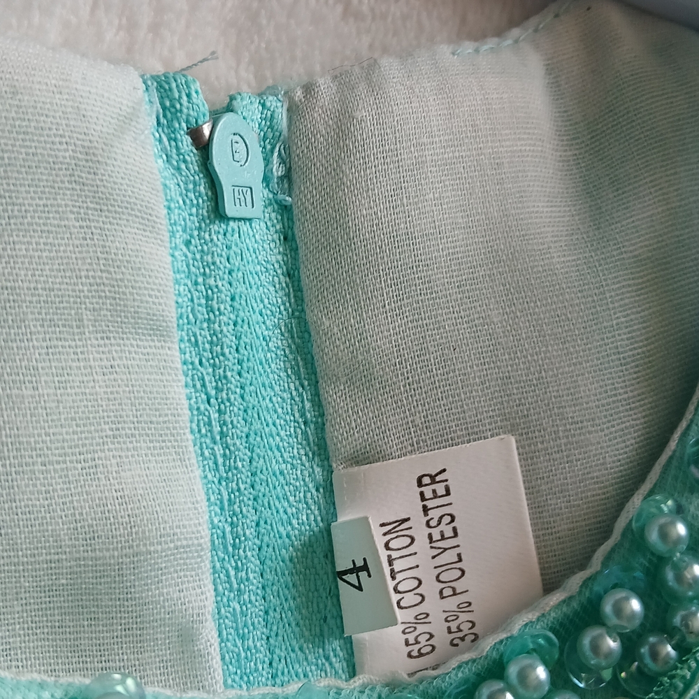 Dress Size 4 - Picture 4 of 11